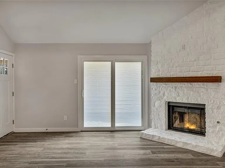 16804 Pocono Dr — Photo 7