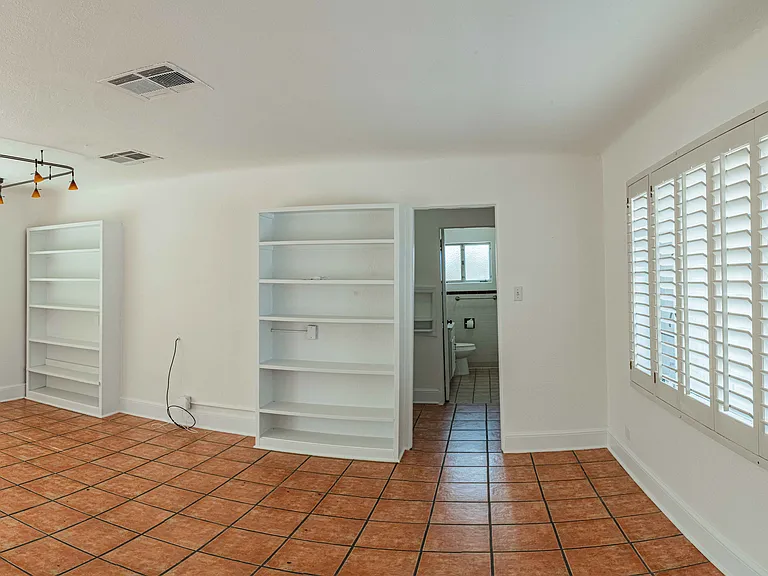 2460 Jordan Rd — Photo 9