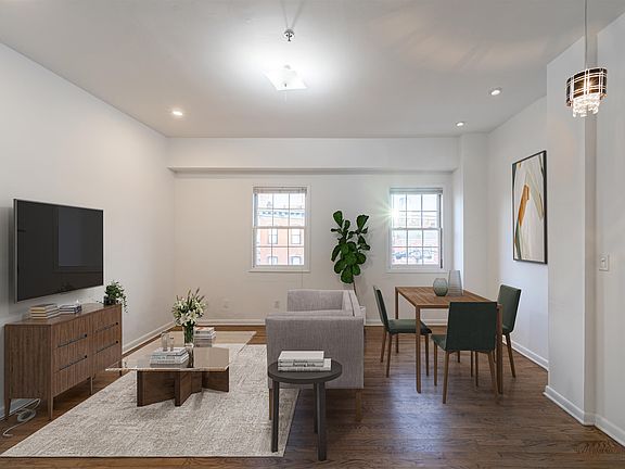 4th image of 357 Varick St APT 426