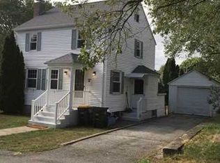 7 Perry St, Smithfield, RI 02917