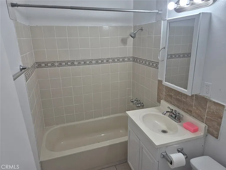 5174 Los Flores Blvd #A — Photo 11