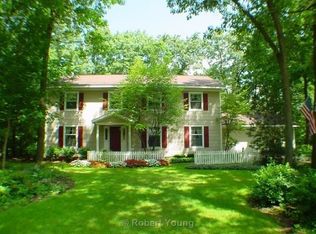 2105 Northridge Dr NE, Grand Rapids, MI 49525