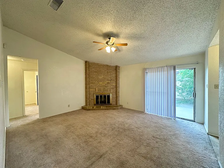 2312 Silverhill Dr — Photo 4