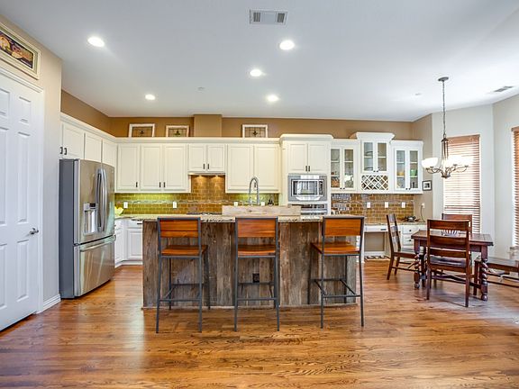4th image of 2451 Greymoore Dr