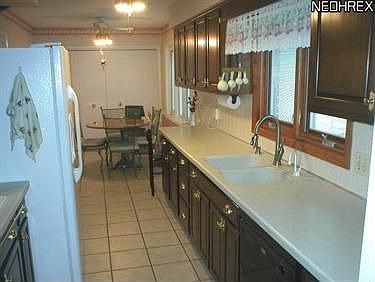 4th image of 3560 Chrisfield Dr
