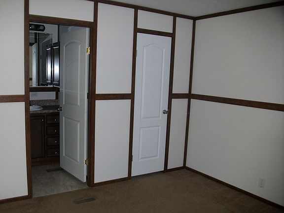 3rd image of 115 Apple Ln