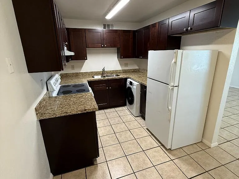508 N Scott Ave #2 — Photo 3