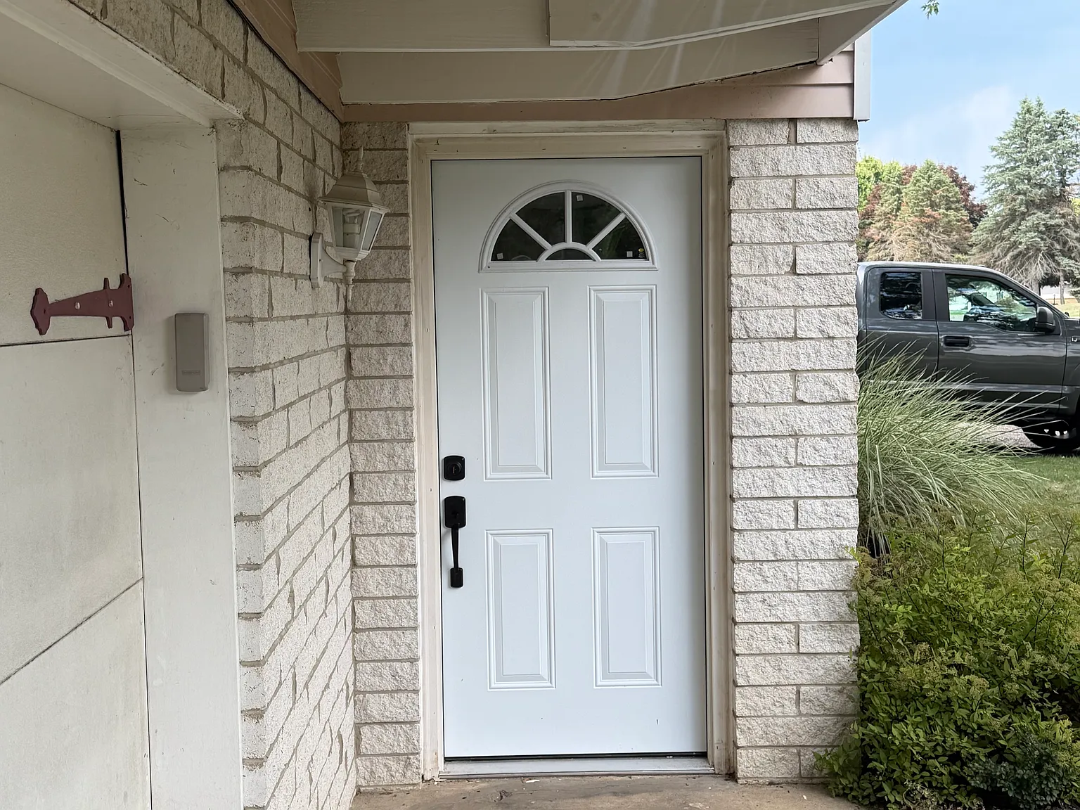 2 bed, 1.5 bath, 1300 sqft, $1,500 — Photo 2