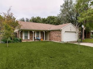 867 E Riverside Dr, Grapevine, TX 76051