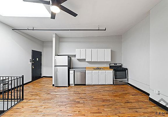 5th image of 1131 Myrtle Ave #200
