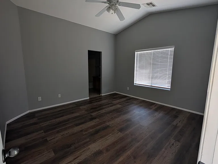 1377 E Pryor Rd — Photo 12