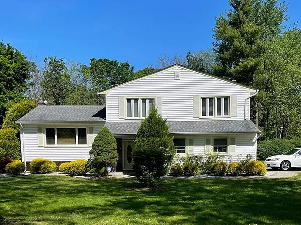 1 Olympia Dr, East Hanover, NJ 07936
