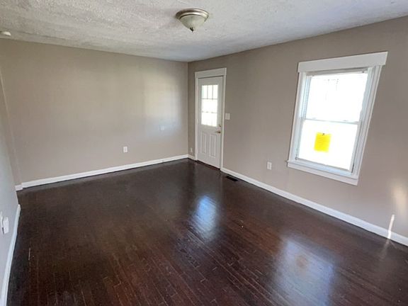 5th image of 3804 Jewell St