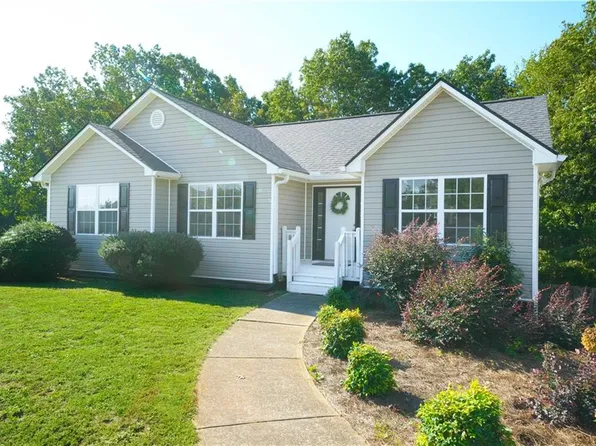 6820 Cedar Ridge Dr, Gainesville, GA 30506