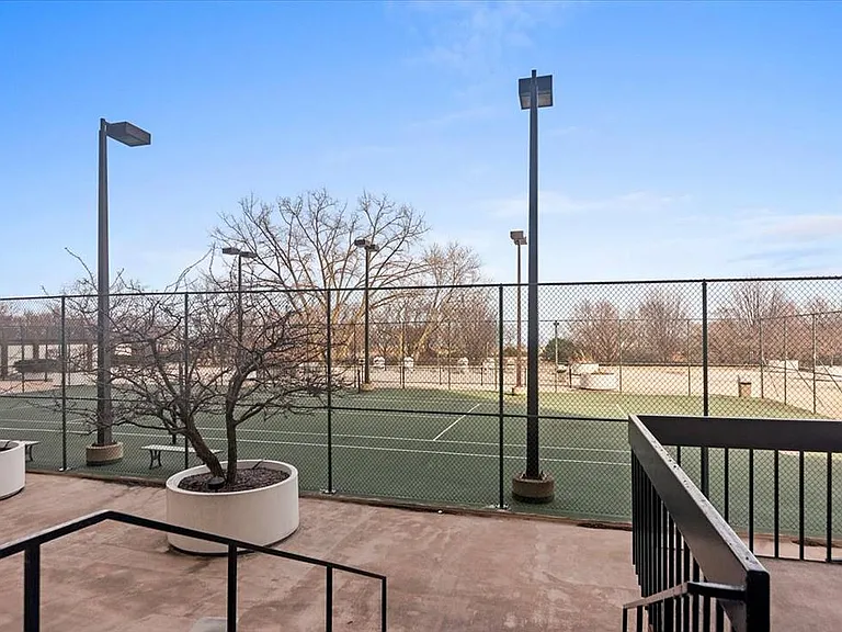 5445 N Sheridan Rd #501 — Photo 19
