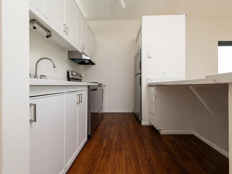 414 13th Ave E #Penthouse 4 — Photo 6