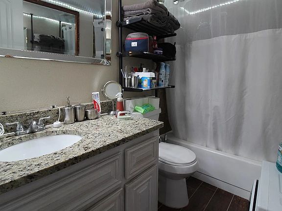 5th image of 8110 Skillman St APT 1090