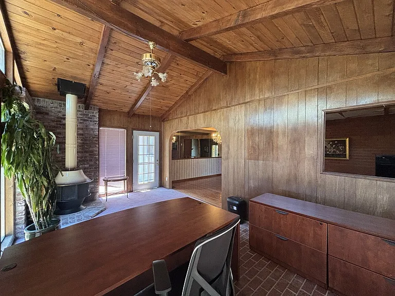 2699 Westwood Dr — Photo 14