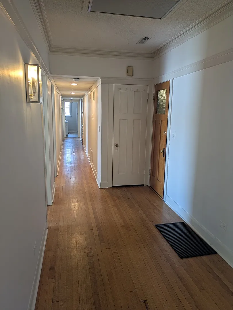 3 bed, 1600 sqft, $2,350 — Photo 2