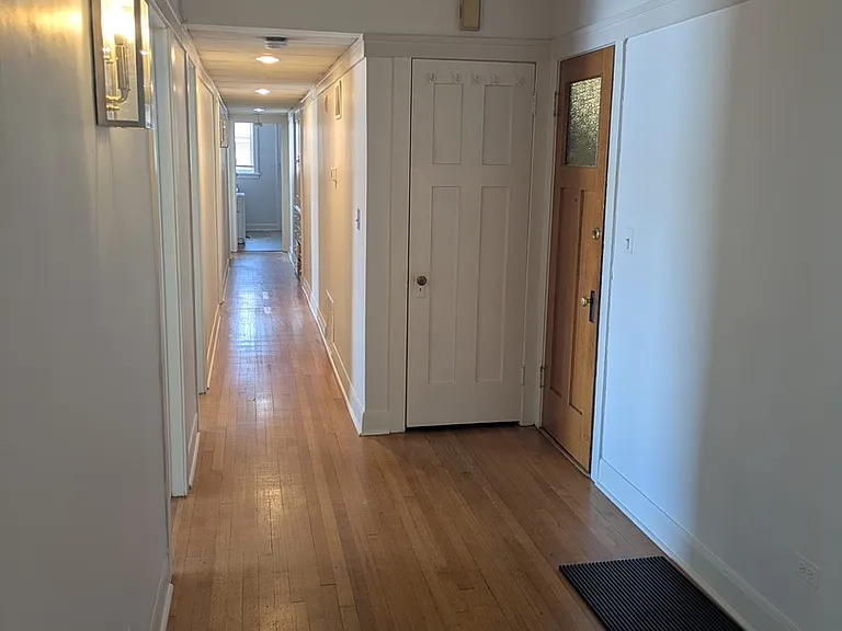 103 E 1st St #2N — Photo 2