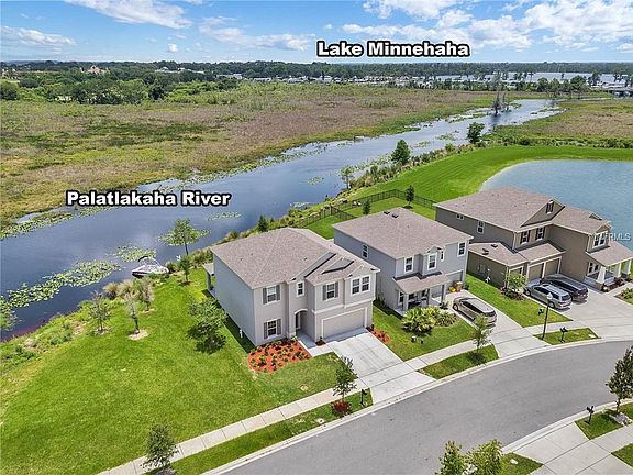 4th image of 556 Blue Cypress Dr