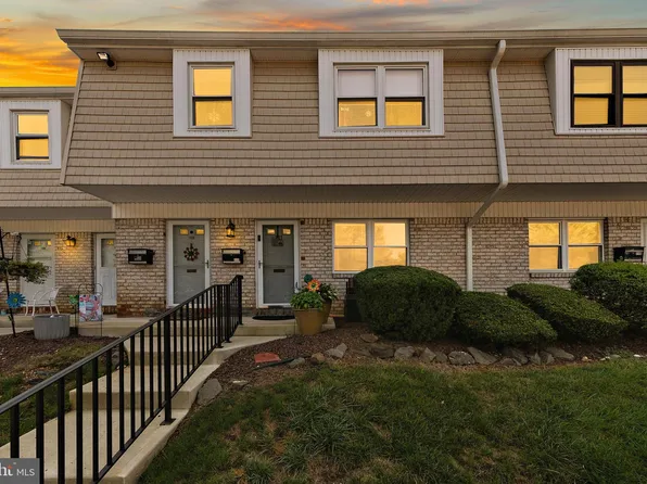 111 Silver Ct, Hamilton, NJ 08690