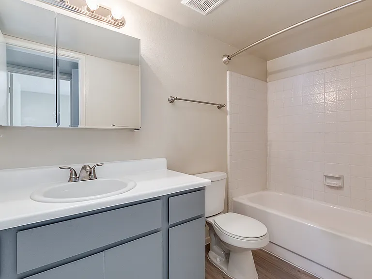 1320 S Hardy Dr — Photo 7