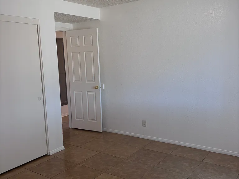 635 Montecito Ave #B — Photo 11