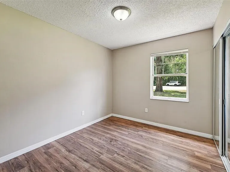 5 Cedar Ln — Photo 16