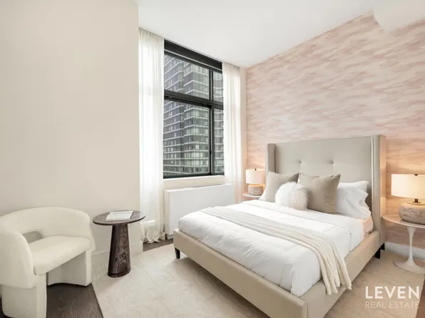 235 East 55th Street image 14 of 17