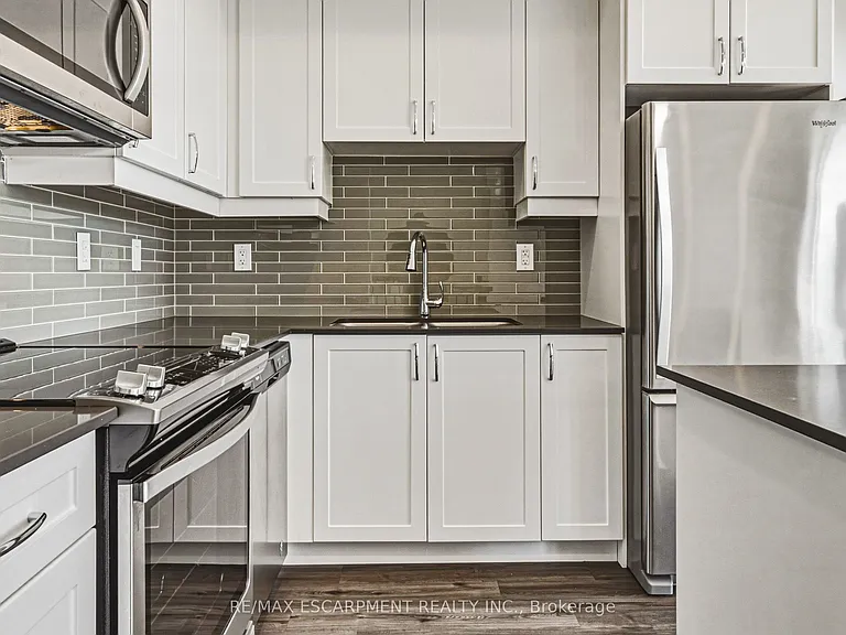 2061 Prospect St #214 — Photo 8