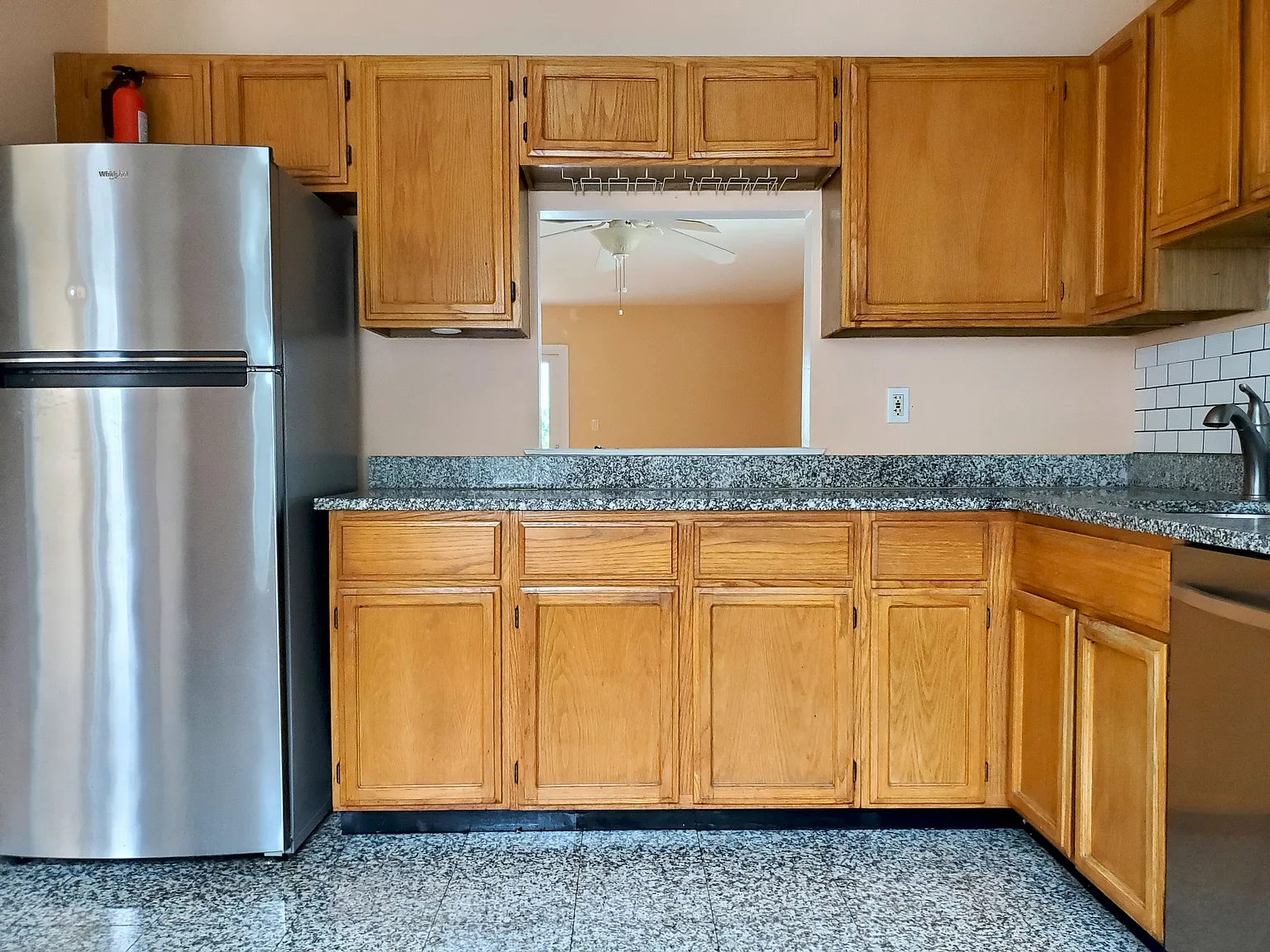 2 bed, 2.5 bath, 1386 sqft, $2,886 — Photo 2