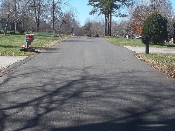 5th image of 402 Pam Dr