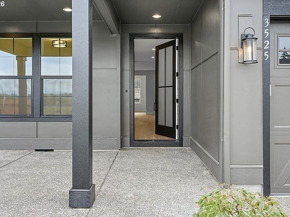 3rd image of 3525 N 11th Cir