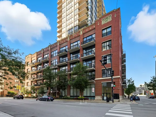 210 S Desplaines St APT 807, Chicago, IL 60661