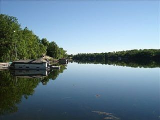 3rd image of 19 Long Lk W