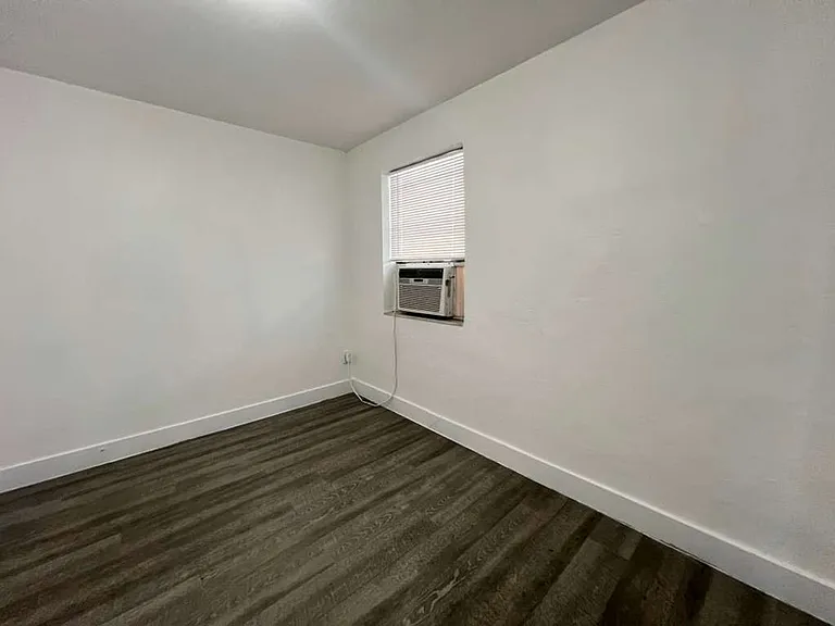 1805 NW 2nd Ct #102 — Photo 7