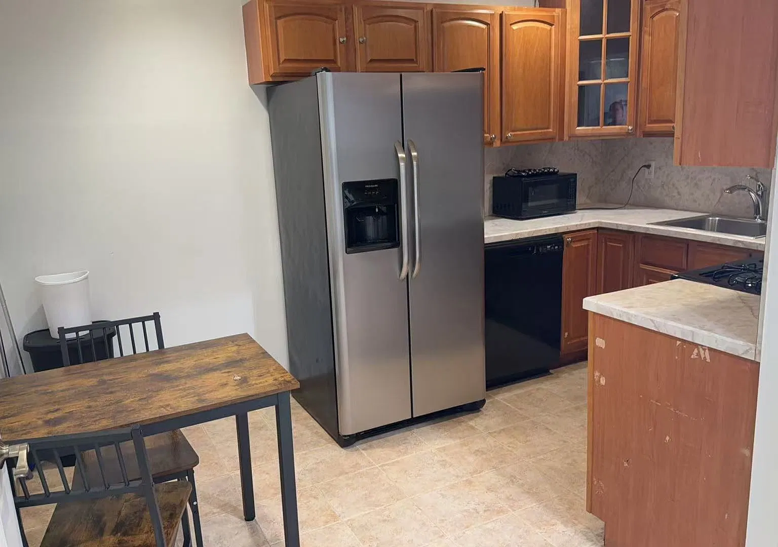 1 bed, 600 sqft, $1,700 — Photo 3