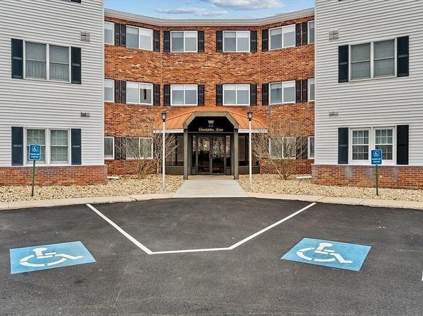 45 Christopher Dr APT 142