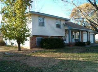 611 E 4th St, Goddard, KS 67052