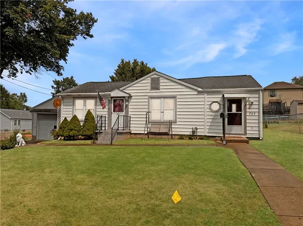 202 N 4th St, New Brighton, PA 15066