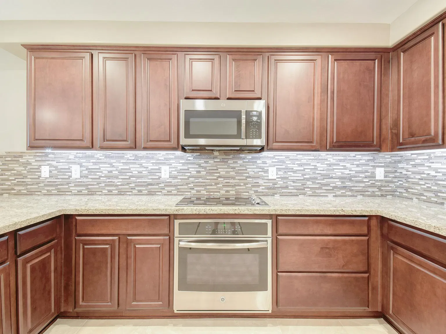 250 W Queen Creek Rd — Photo 2