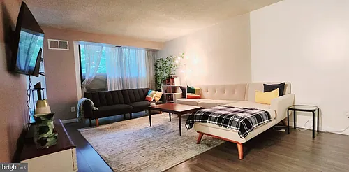2300 Pimmit Dr Photo 1