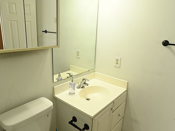 3rd image of 5206 Bamburg Ct