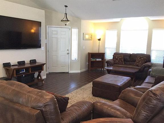 4th image of 2310 Drummond Dr