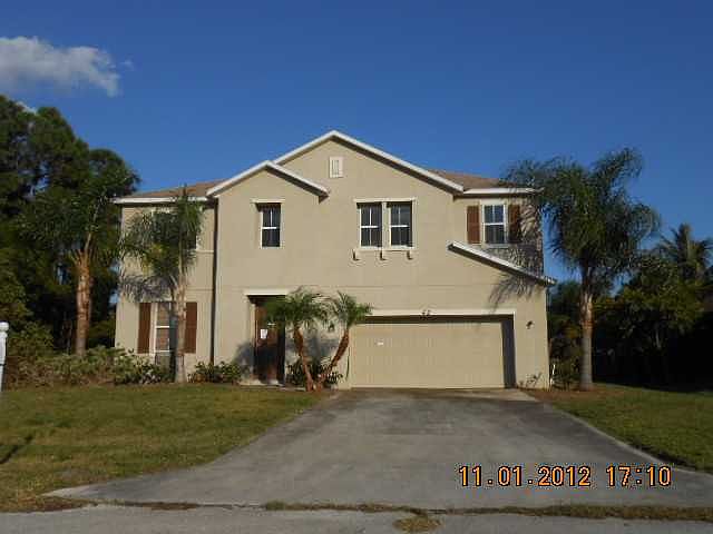 Home For Sale In Port saint lucie