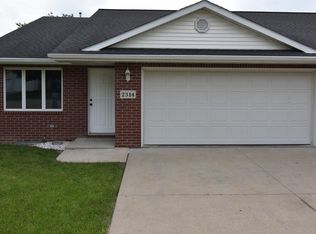 2314 Burr Oak Dr, Dubuque, IA 52002