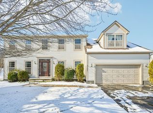 7587 Walnut Dr, Canal Winchester, OH 43110