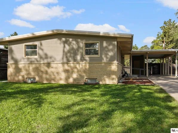 6010 Sunrise Rd, Lincoln, NE 68510