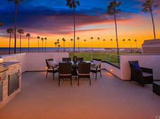 924 E Oceanfront APT E, Newport Beach, CA 92661